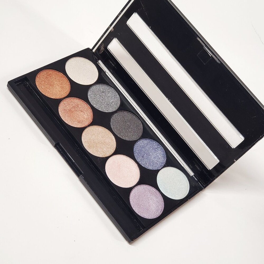 W7 10 of 10 Shimmer Eyeshadow (New without box)